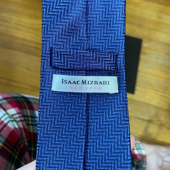 Isaac Mizrahi Tie - Men's Blue Striped Polyester Necktie Handmade in China - Picture 6 of 7